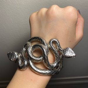 Snake bracelet